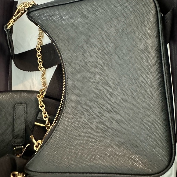 Prada Re-Edition 2005 Saffiano Leather Bag - Picture 12 of 14